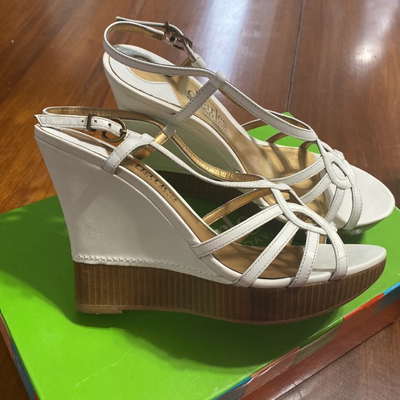White wedge - Picture 2 of 3